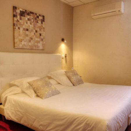 Logis Hotel Restaurant De Provence โอรองช์ ภายนอก รูปภาพ