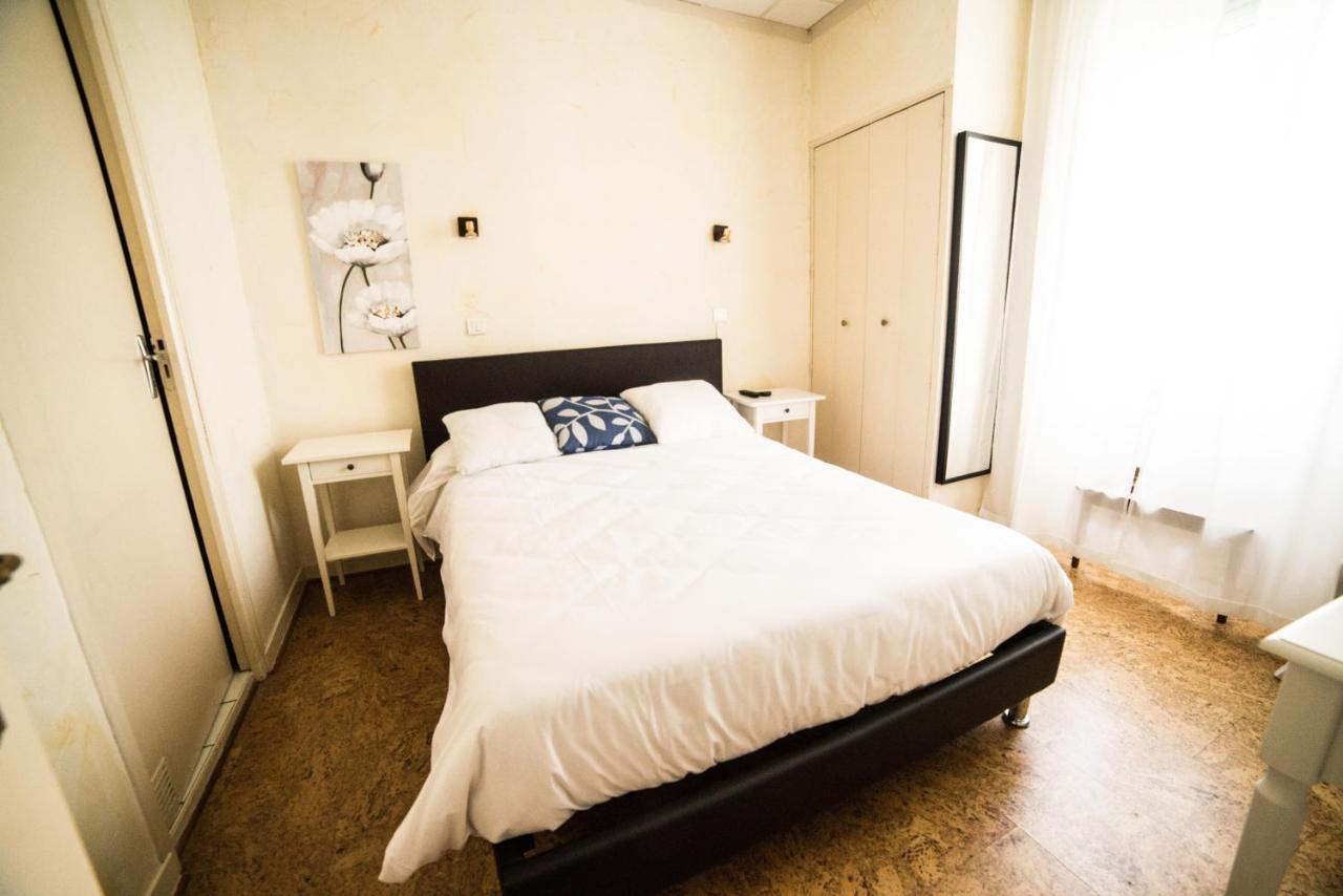 Logis Hotel Restaurant De Provence โอรองช์ ภายนอก รูปภาพ