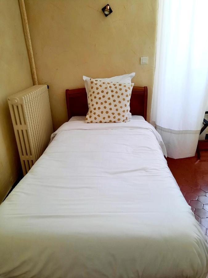 Logis Hotel Restaurant De Provence โอรองช์ ภายนอก รูปภาพ